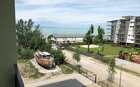 Cadet Apartman With Lake View